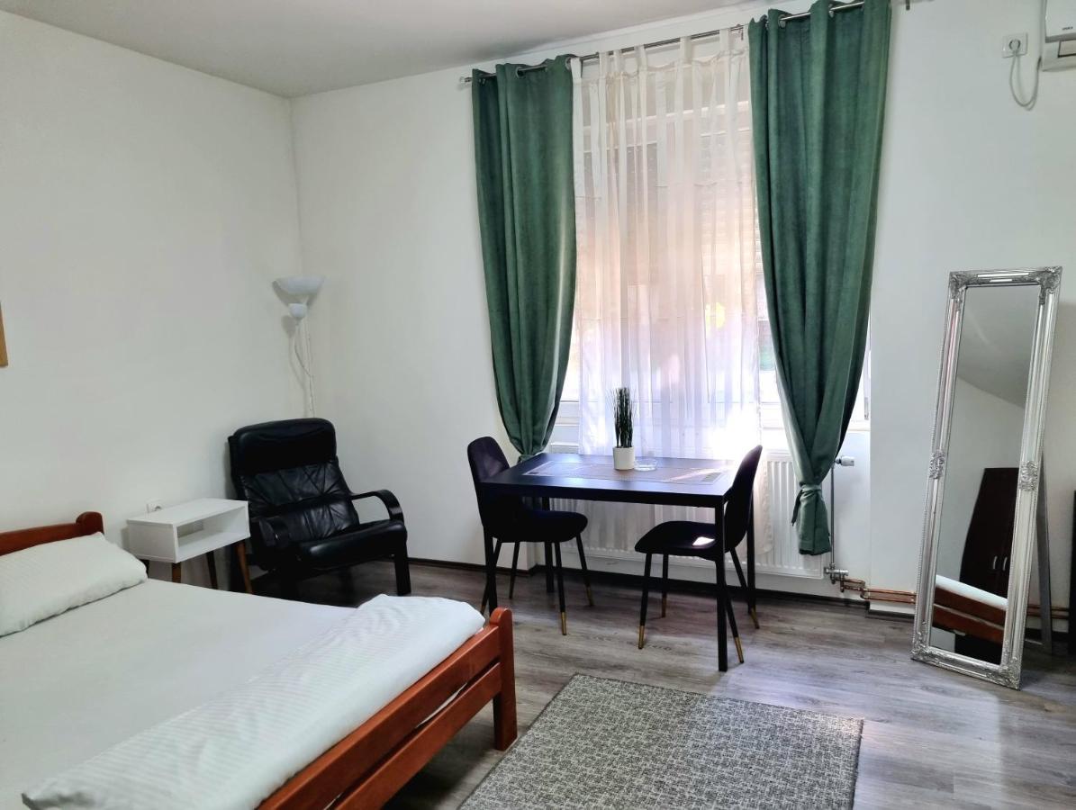 Rooms Villa Luigi Pančevo Zewnętrze zdjęcie